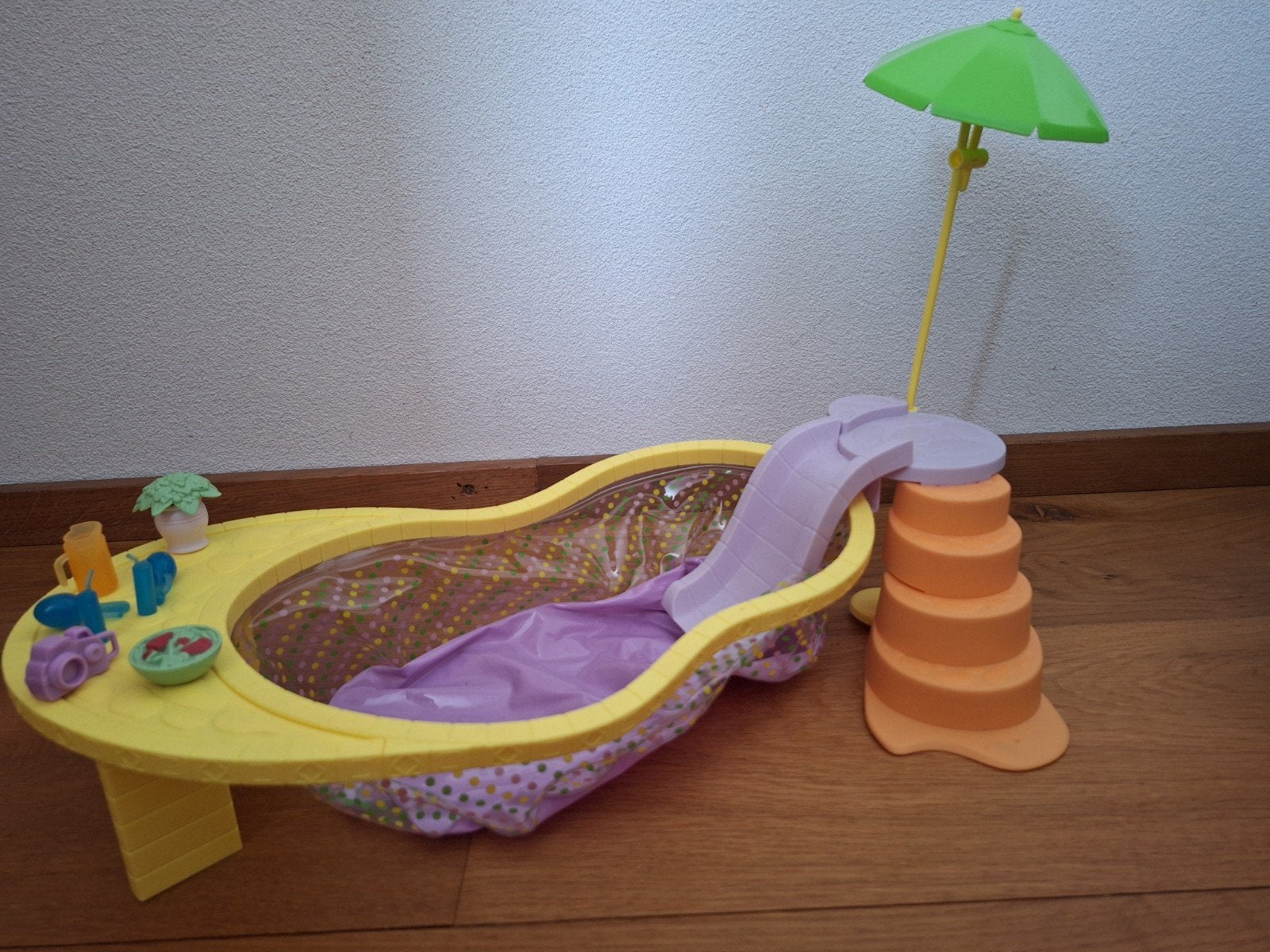 Barbie zwembad, Kinderen en Baby's, Speelgoed | Poppenhuizen, Ophalen, Gebruikt, Toebehoren