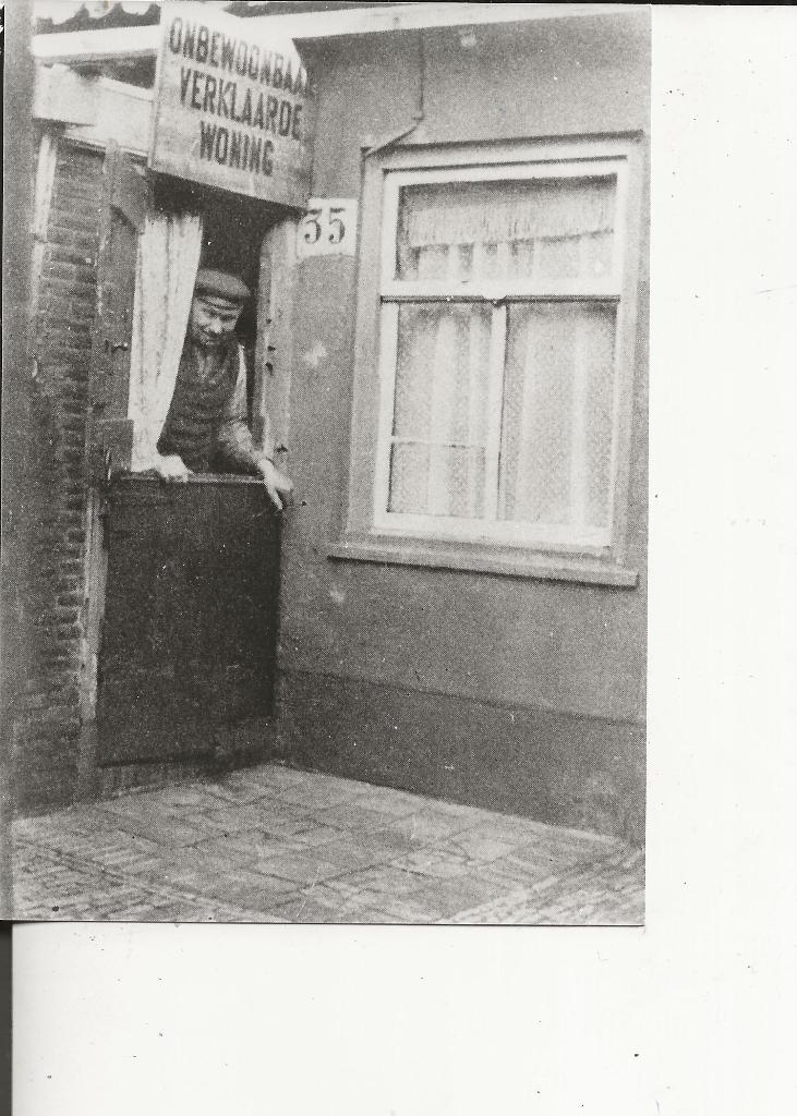 Scheveningen Onbewoonbaar verklaarde Woning met bewoner Foto, Ophalen of Verzenden, Voor 1920, Ongelopen, Zuid-Holland