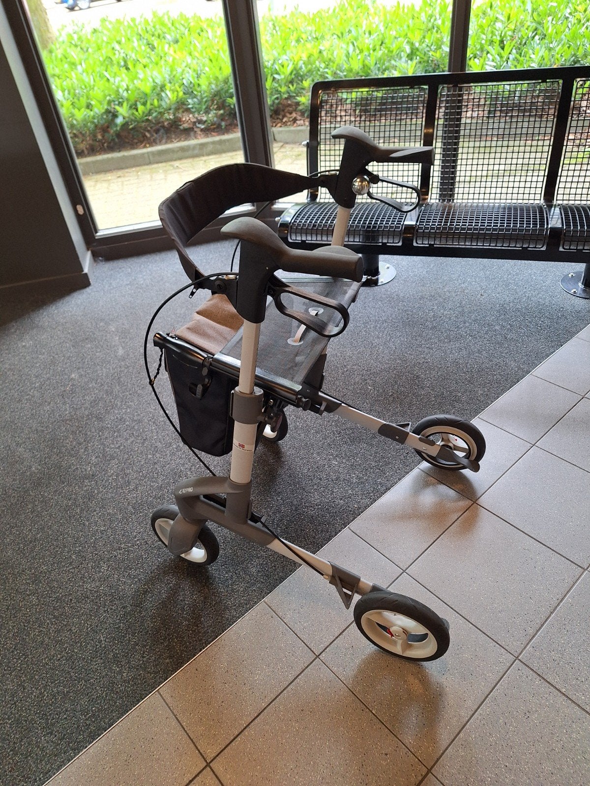 Foto 23 van Rollator lichtgewicht topra troja 5Glees beschrijving NW.ST