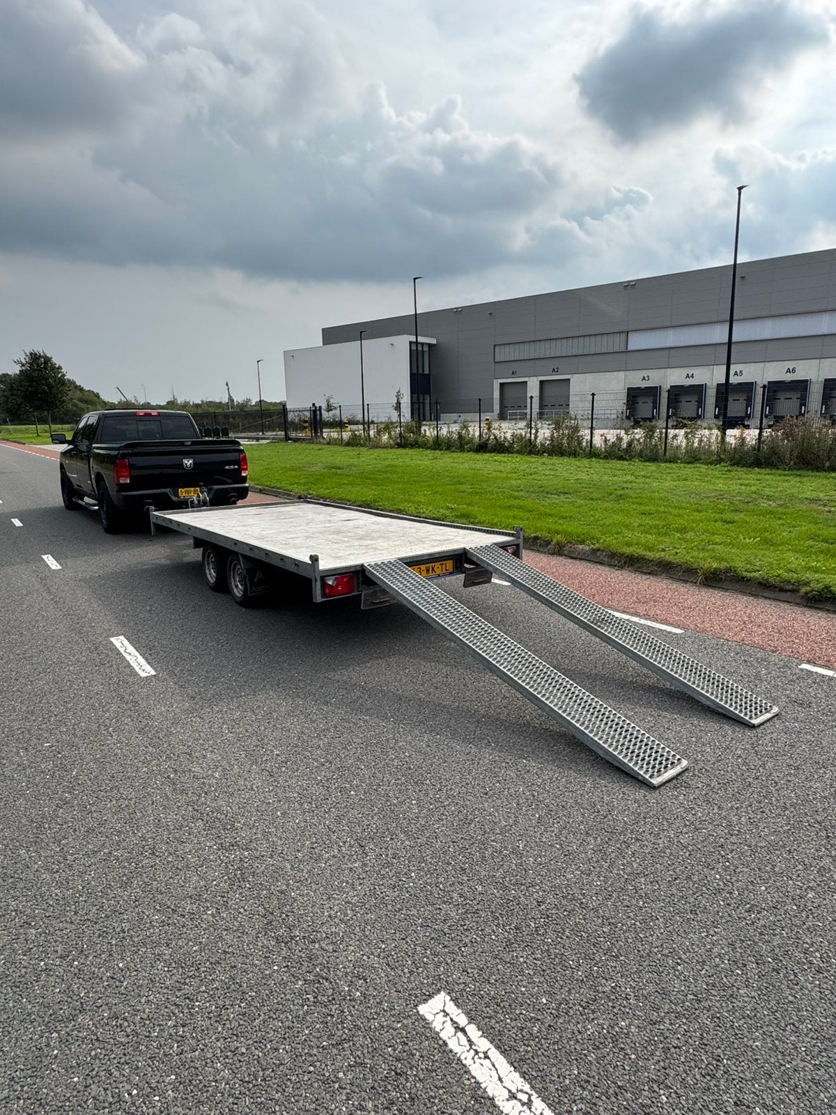 Autoambulance 3000kg autotransporter, Ophalen, Zo goed als nieuw
