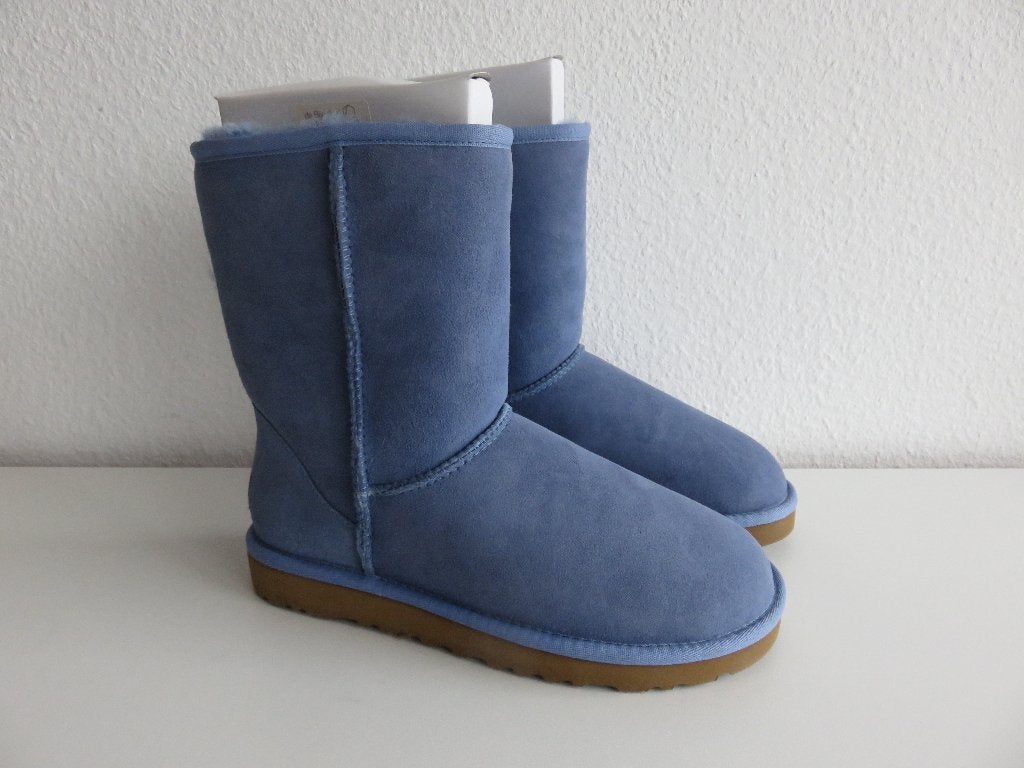 Ugg Classic Short maat 38 lichtblauwe schapenvacht laarzen, UGG, Blauw, Lage of Enkellaarzen, Nieuw