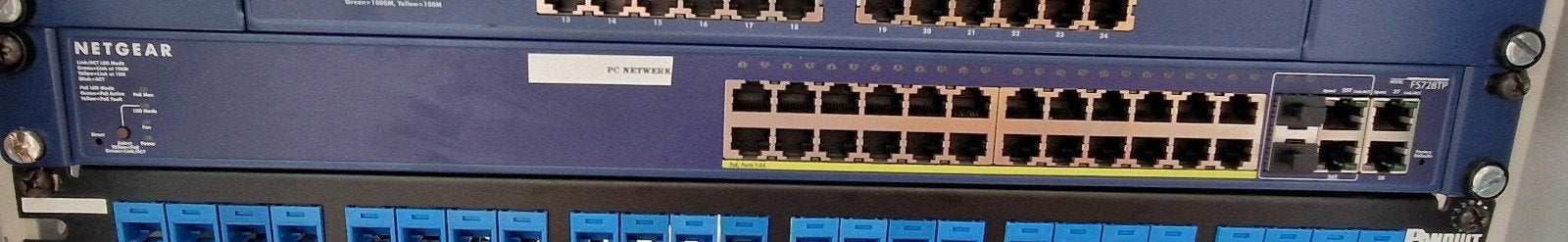 Netgear FS728TP PoE Switch - 24x PoE, 4x Gigabit, Ophalen of Verzenden, Zo goed als nieuw