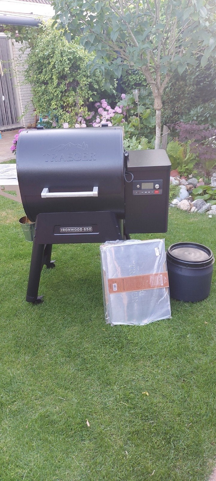 Traeger pelletbbq ironwood 650, Ophalen, Zo goed als nieuw, Traeger, Met accessoires