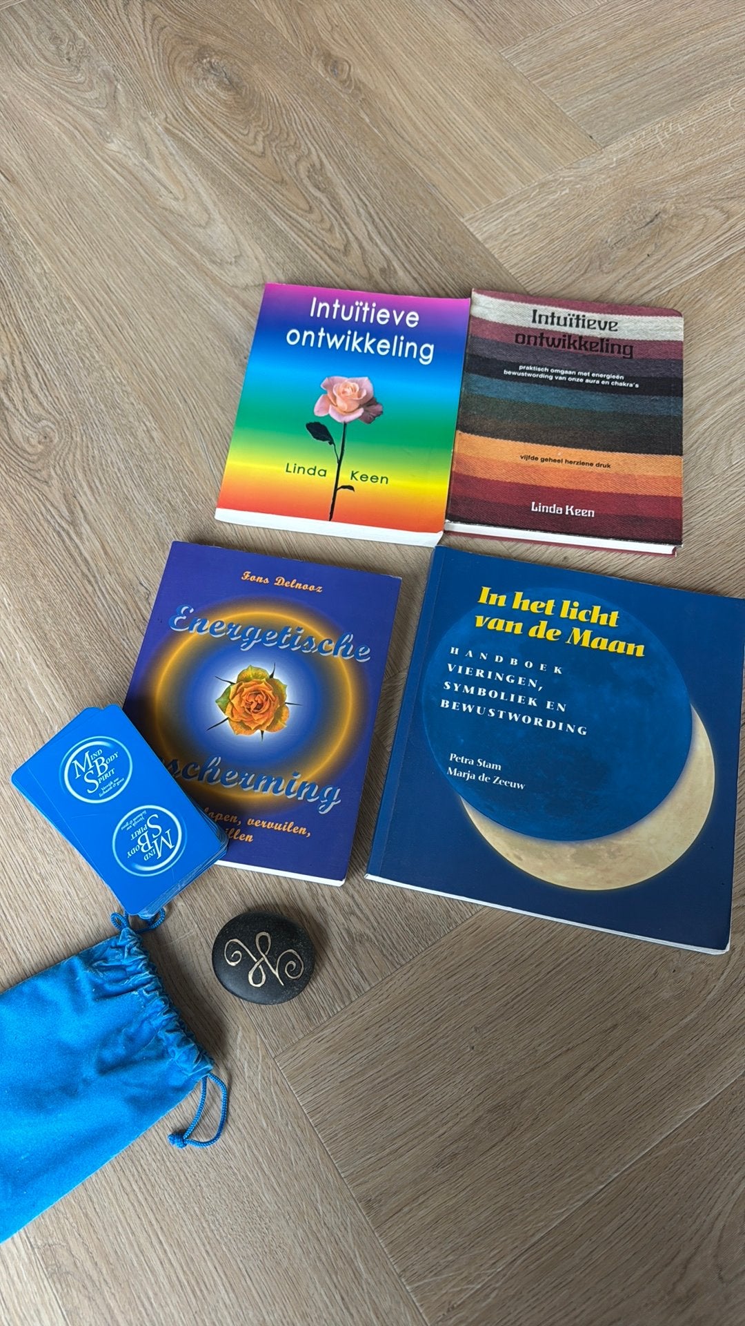Intuitief ontwikkelen boeken en tarot, Ophalen of Verzenden, Zo goed als nieuw, Tarot of Kaarten leggen, Overige typen