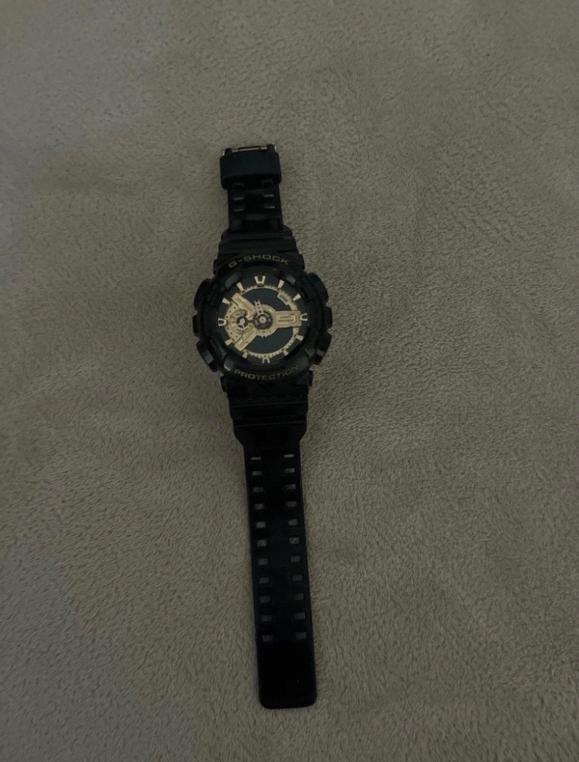 Casio G-Shock GA-100 Zwart/Goud Polshorloge, Sieraden, Tassen en Uiterlijk, Horloges | Heren, Casio, Kunststof, Gebruikt, Polshorloge
