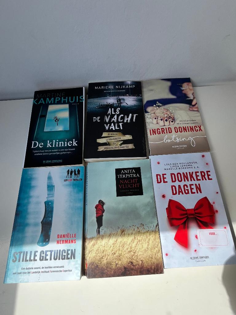 6 Nederlandse thrillers samen voor een tientje, Ophalen of Verzenden, Zo goed als nieuw