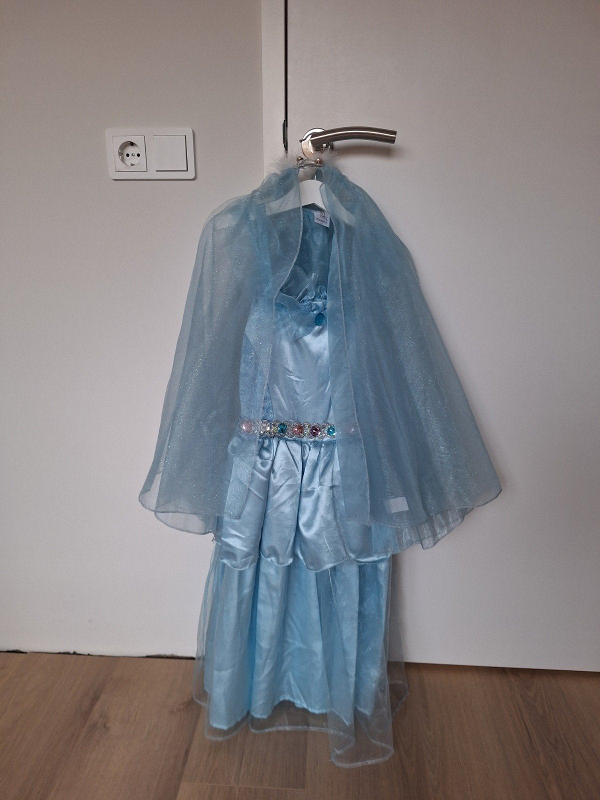 Souza Elsa jurk met cape - Maat 110-122 cm, Ophalen, Zo goed als nieuw, 110 t/m 116, Meisje