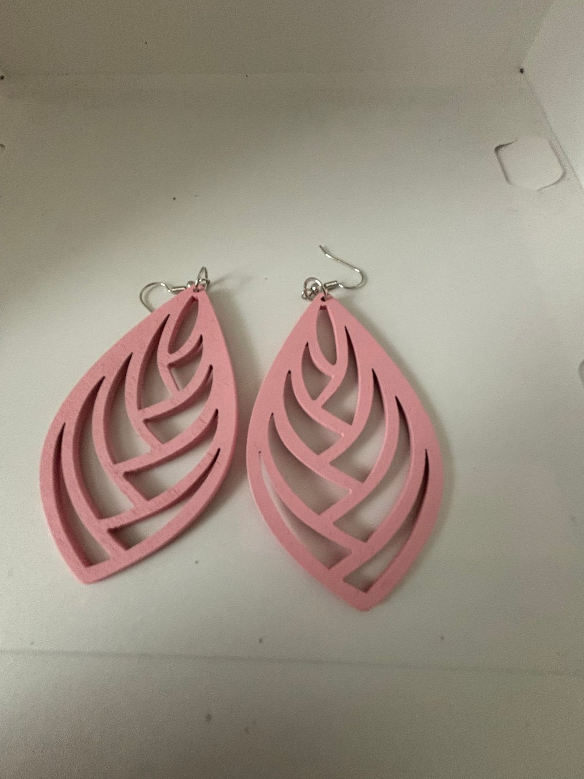 Nieuwe Roze Houten Oorbellen - Lichtgewicht & Stijlvol, Overige materialen, Hangers, Verzenden, Nieuw
