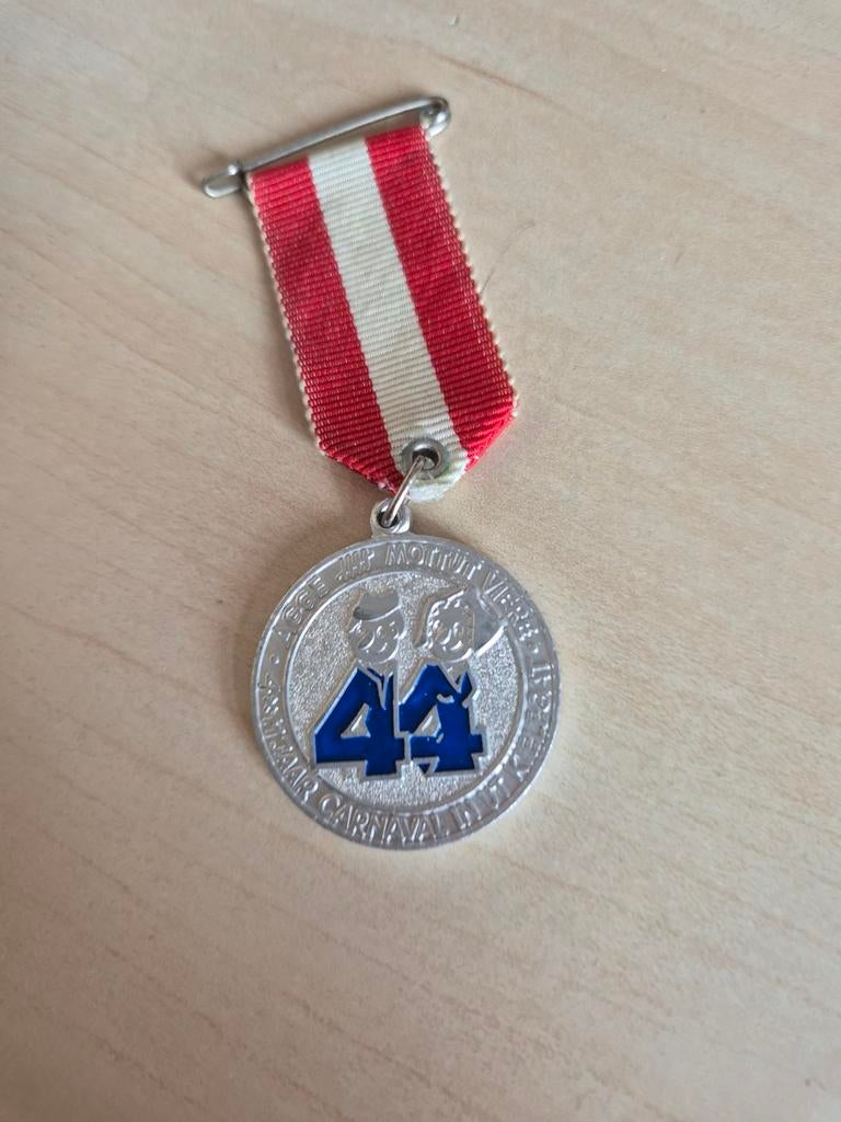 Carnaval in het Kielegat 44 jaar medaille, Ophalen of Verzenden, Overige materialen