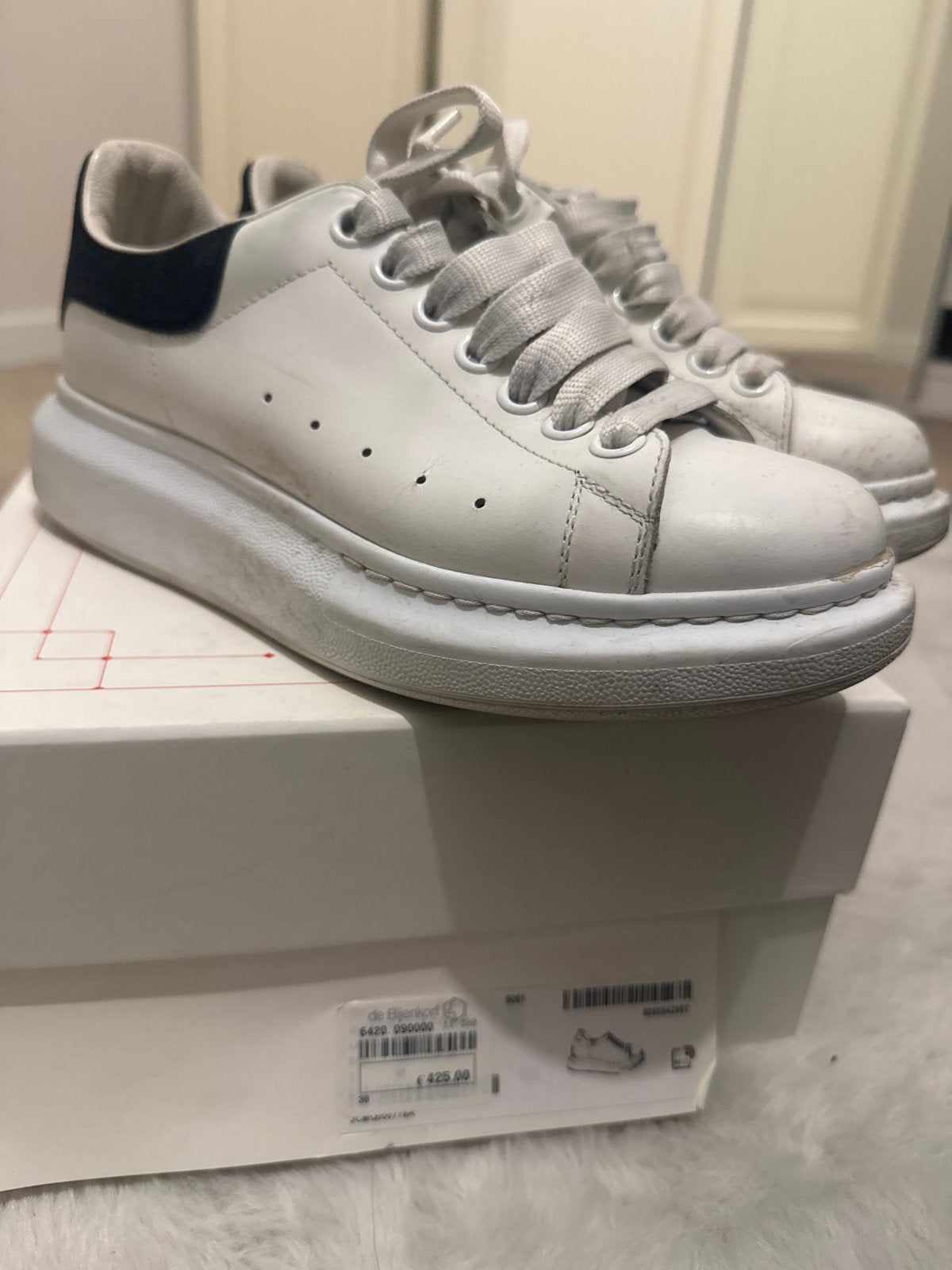Alexander McQueen Oversized Sneakers - Wit/Zwart, Kleding | Dames, Ophalen of Verzenden, Gedragen, Wit, Sneakers of Gympen