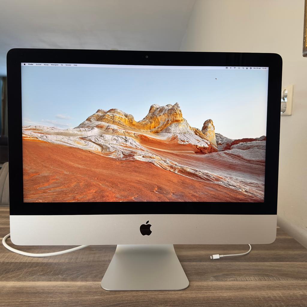 iMac (Retina 4K, 21.5 inch, 2019) met Magic Mouse, Computers en Software, Apple Desktops, 8 GB, IMac, Ophalen of Verzenden, Zo goed als nieuw