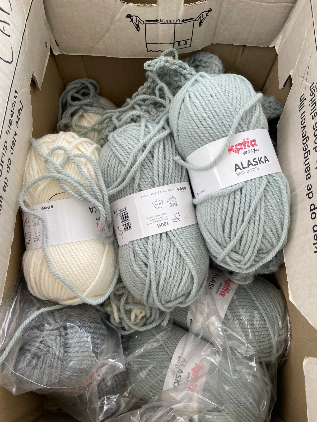 Katia Alaska wol - diverse kleuren en hoeveelheden, Ophalen, Gebruikt, Breien of Haken, Wol of Garen