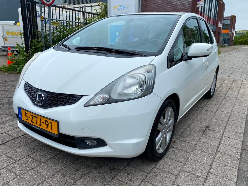 Honda Jazz 1.4 Comfort Automaat, Apk, Nap, Goed rijdend Inru, Auto's, Honda, Euro 5, 450 kg, Gebruikt, Zwart
