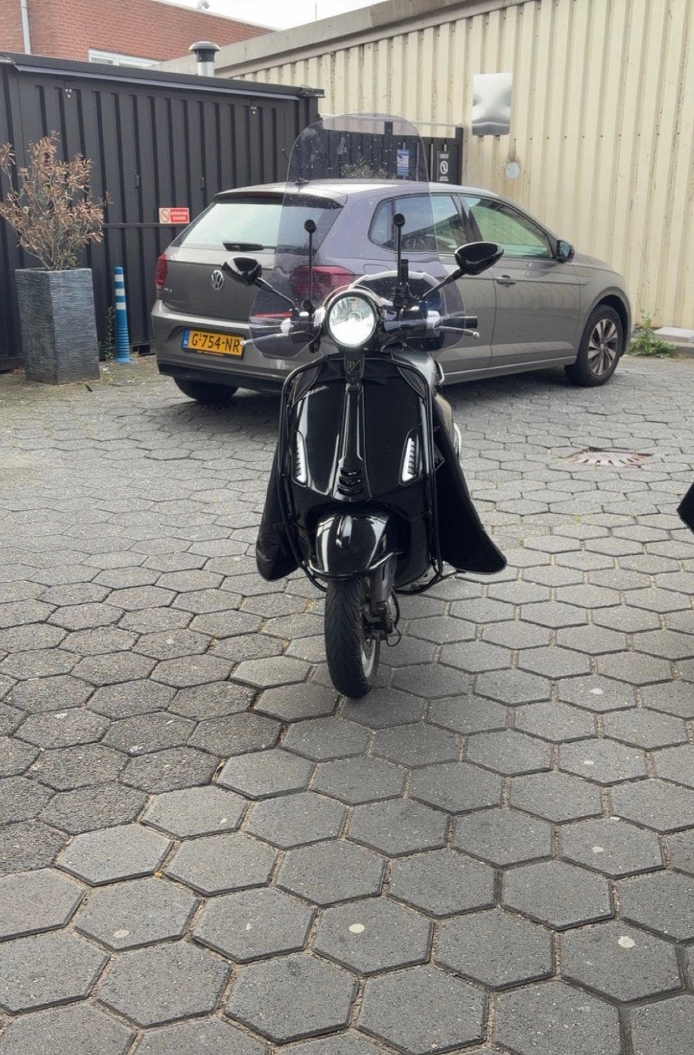 Vespa primavera 2017 zwart, Fietsen en Brommers, Ophalen, Overige modellen, Zo goed als nieuw, Benzine