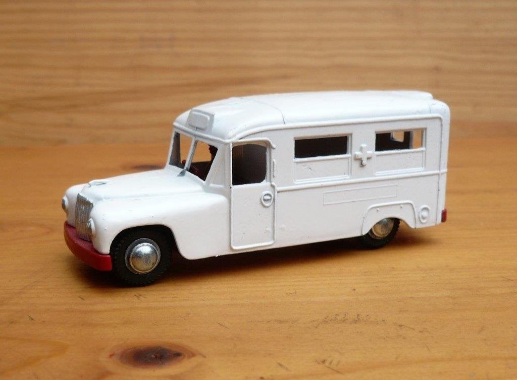 Budgie Engeland 258 Daimler ambulance 1950 schaal 1/43, Ophalen of Verzenden