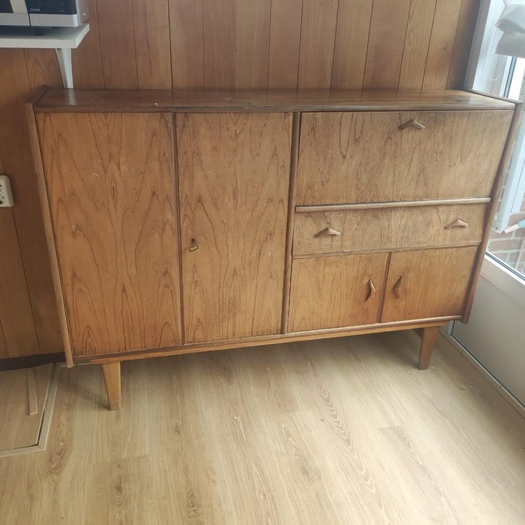 vintage dressoir teak. 1.50 breed, 35 diep en 1.07 hoog, Verzamelen, Retro, Ophalen, Huis en Inrichting