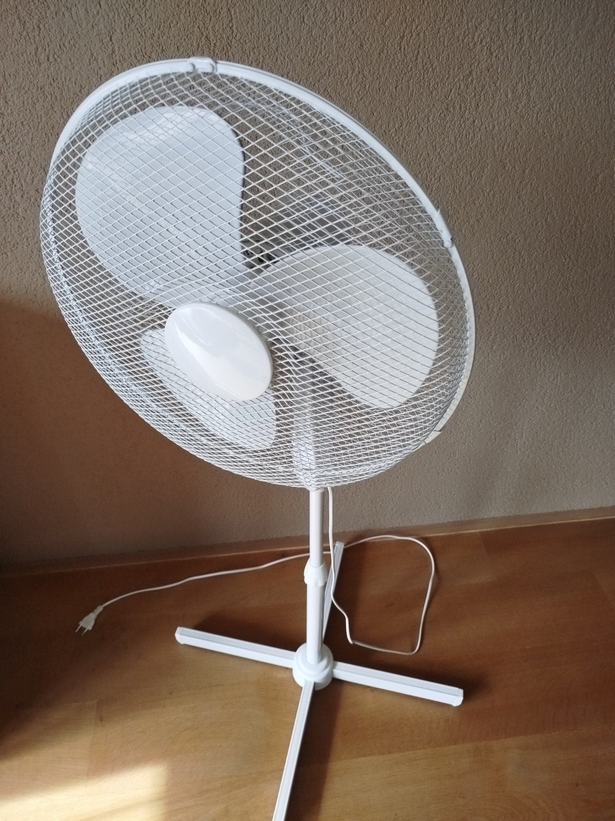 Nette ventilator, Witgoed en Apparatuur, Ophalen, Zo goed als nieuw, Statiefventilator