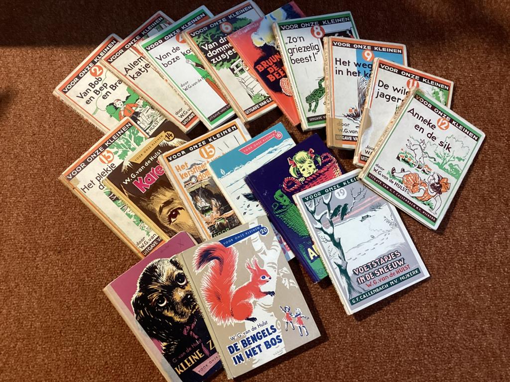 Serie Onze Kleine van WG van der Hulst, Boeken, Ophalen of Verzenden, Zo goed als nieuw, Fictie algemeen