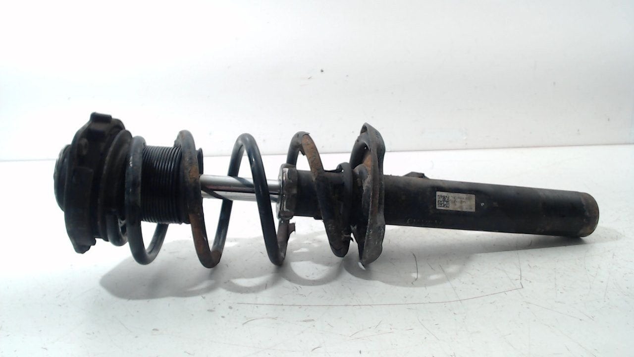 Veerpoot rechts voor Volkswagen Passat, Auto-onderdelen, Onderdelen@venauto.nl, Van der Ven Autorecycling B.V., Gebruikt, Ettenseweg 76, 4706 PB Roosendaal, The Netherlands