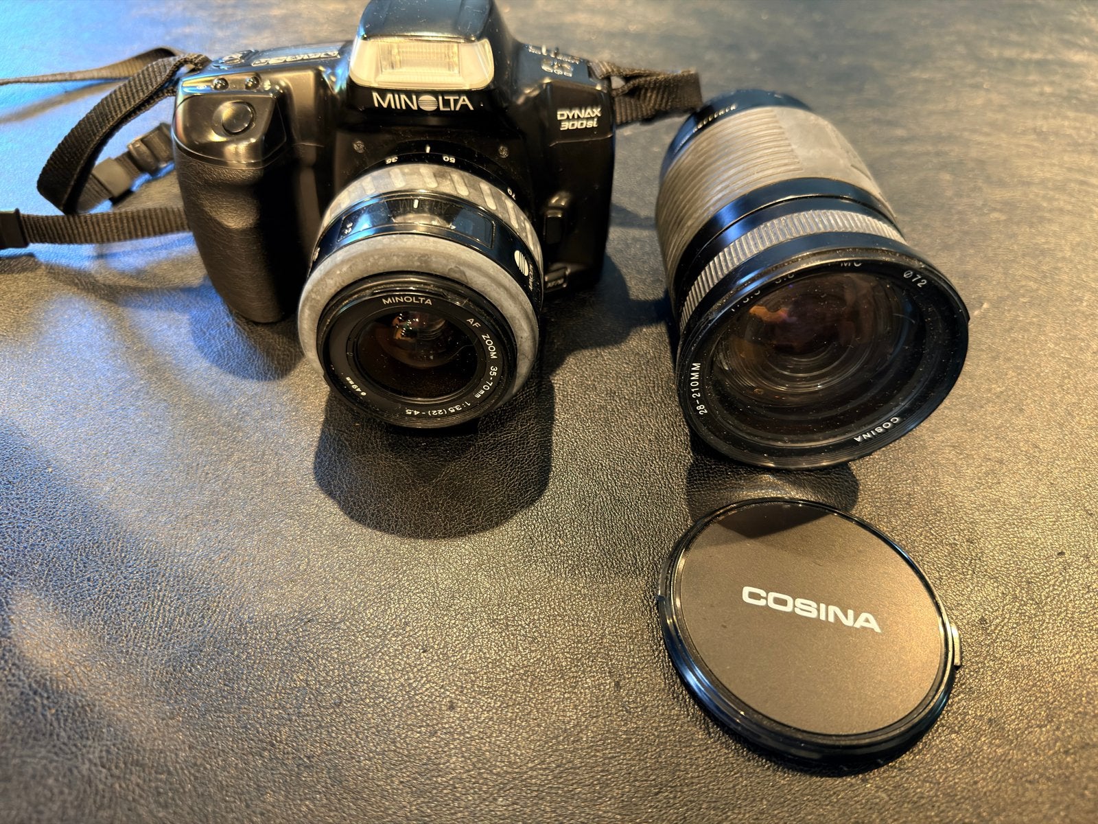Minolta Dynax 300si Spiegelreflexcamera met 2 lenzen, Audio, Tv en Foto, Ophalen, Gebruikt, Spiegelreflex, Minolta