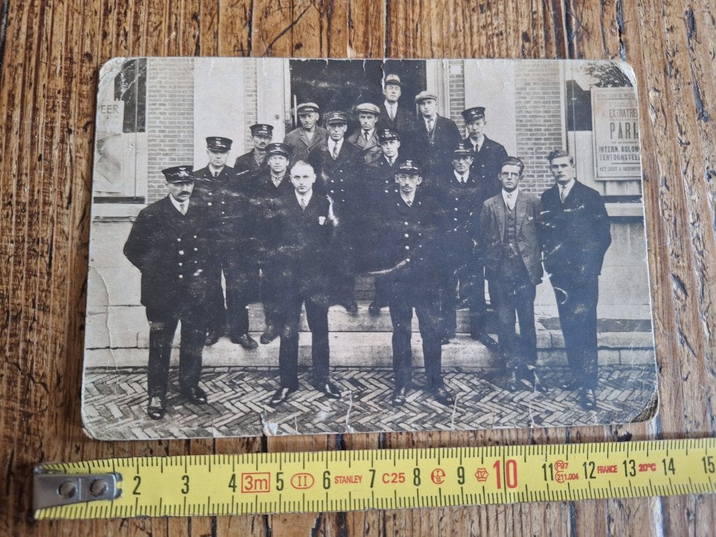 foto Van Gend en Loos (NS) personeel; Parijs Koloniale Tent, Ophalen of Verzenden, Gebruikt, Trein, Kaart of Prent