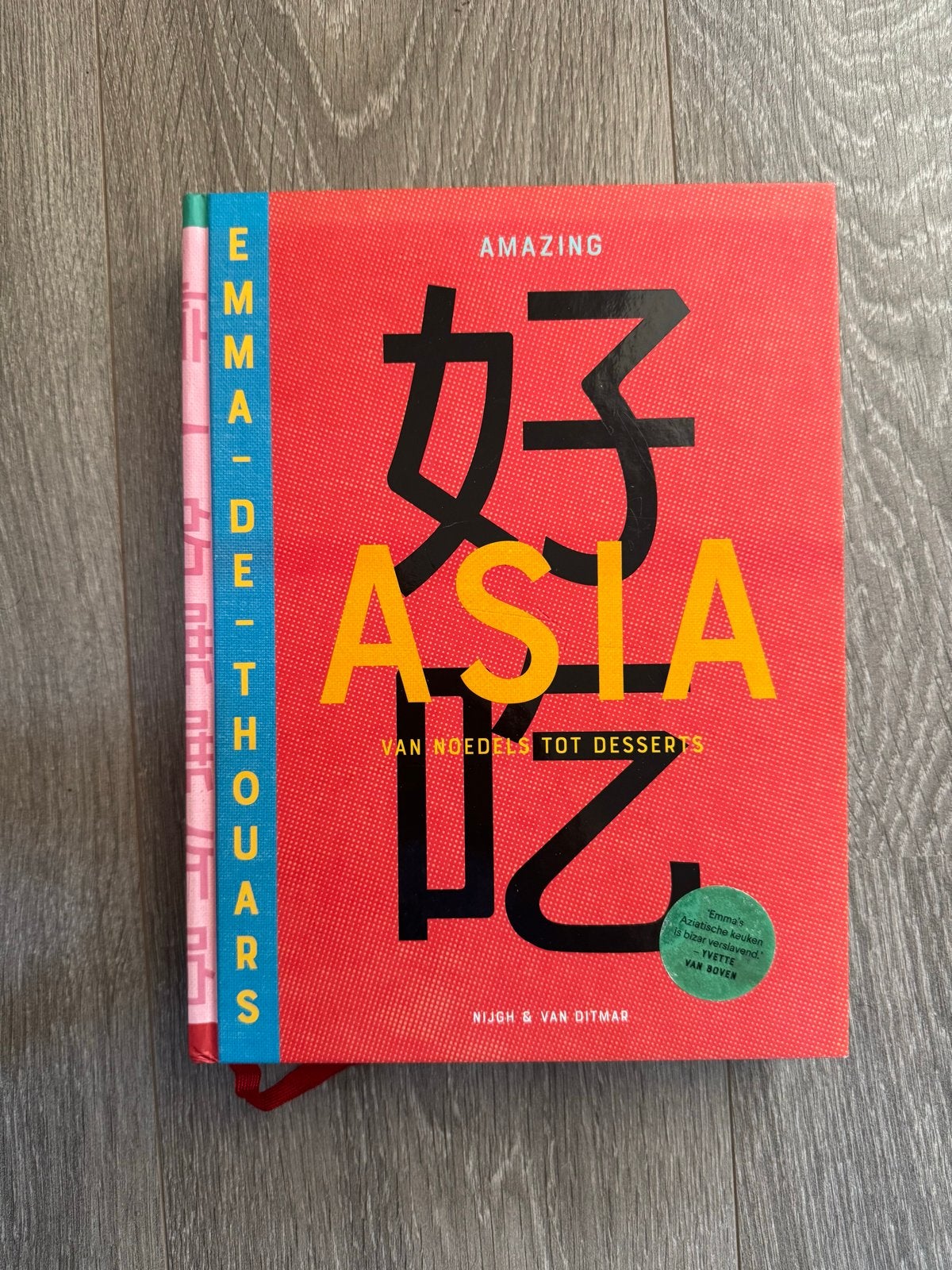 Amazing Asia: Van noedels tot desserts - Emma de Thouars, Boeken, Ophalen of Verzenden, Zo goed als nieuw, Azië en Oosters, Hoofdgerechten