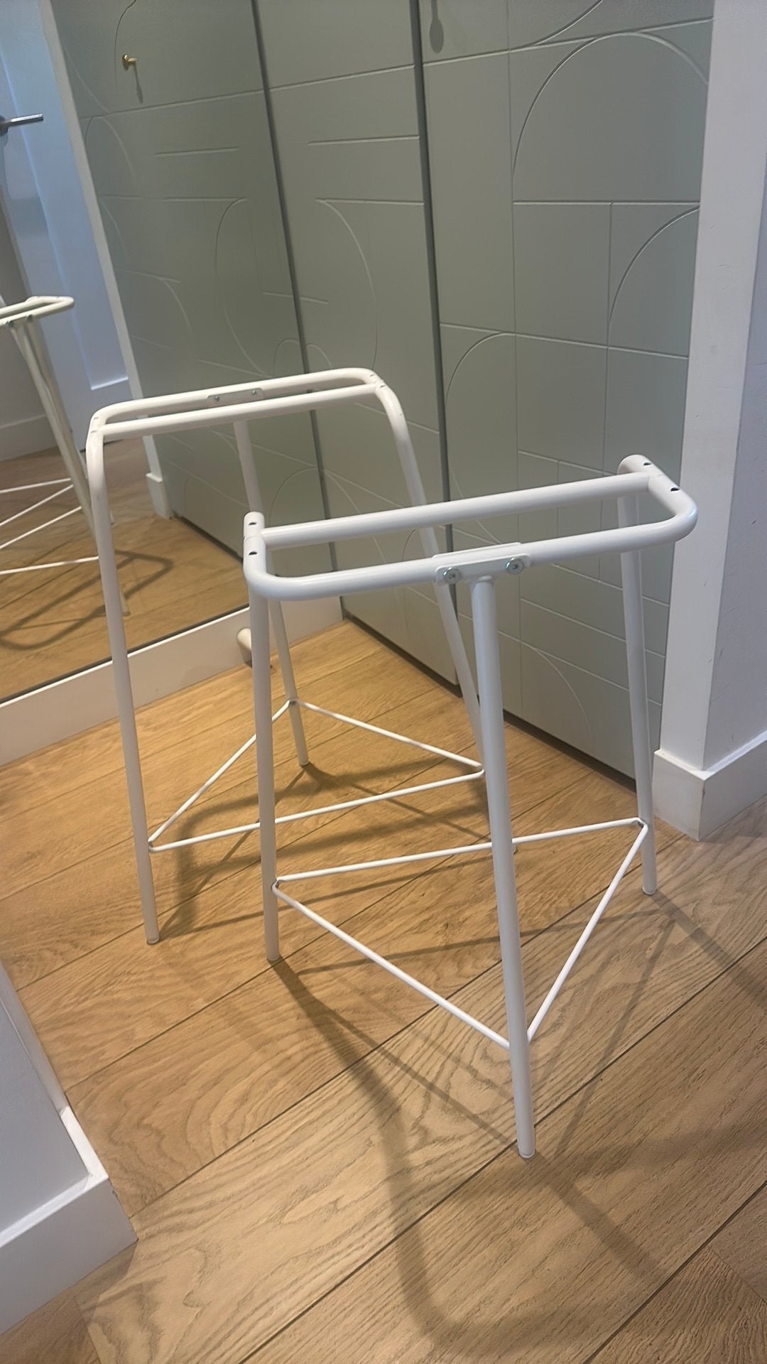 2 ranke witte metalen Schragen, ideaal op n studentenkamer, Ophalen, Minder dan 55 cm, Metaal of Aluminium, Zo goed als nieuw