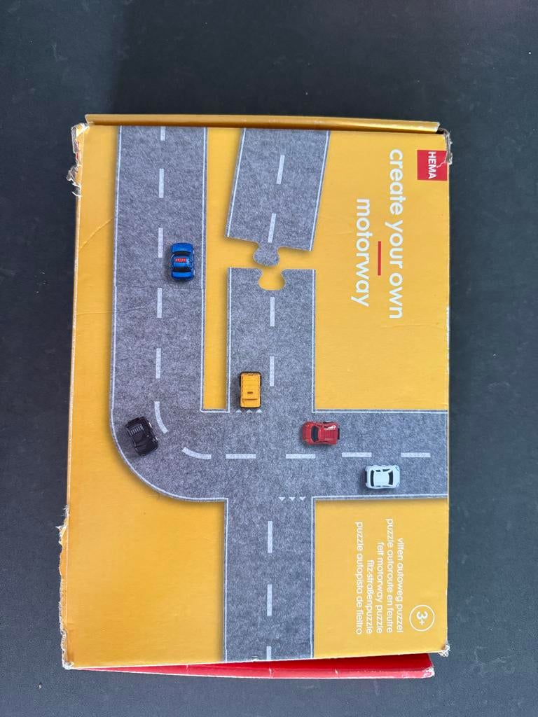 Hema 'create your own motorway' puzzel met auto's, Ophalen of Verzenden, Zo goed als nieuw, Jongen of Meisje