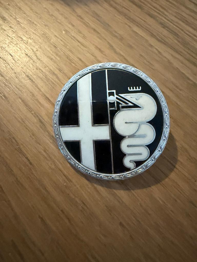 Logo Alfa Romeo 4 cm doorsnede, Auto-onderdelen, Voor, Nieuw, Ophalen of Verzenden, Alfa Romeo