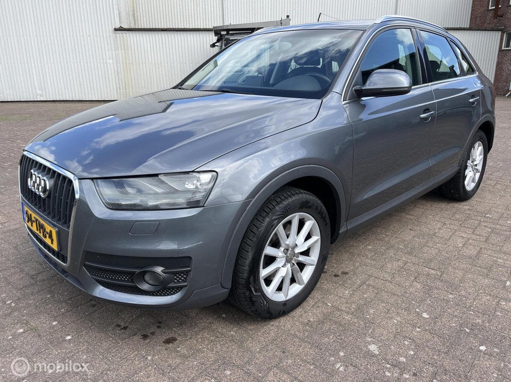 Audi Q3 2.0 TDI Pro Line Trekhaak, Voorwielaandrijving, Euro 5, Stof, Zwart