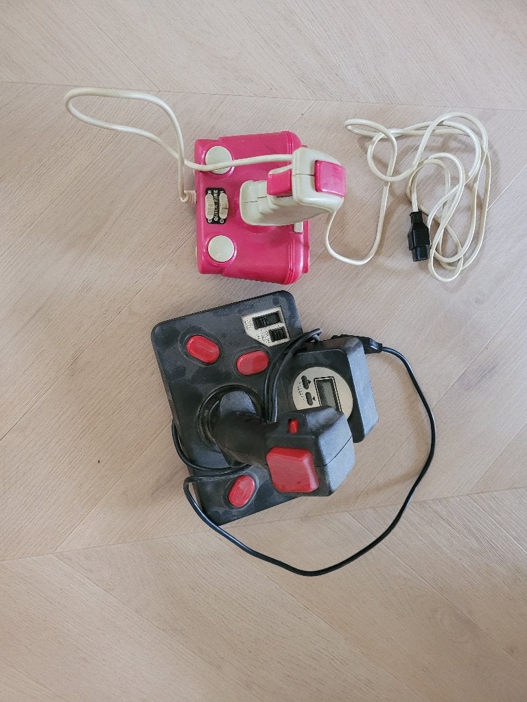 Joysticks, Ophalen