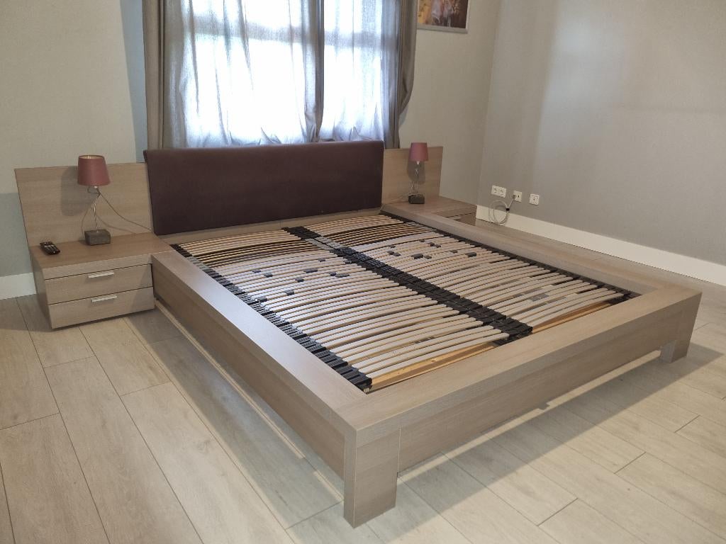 Gratis af te halen: Bed en ladekast, Ophalen, Overige materialen, Gebruikt, Overige kleuren