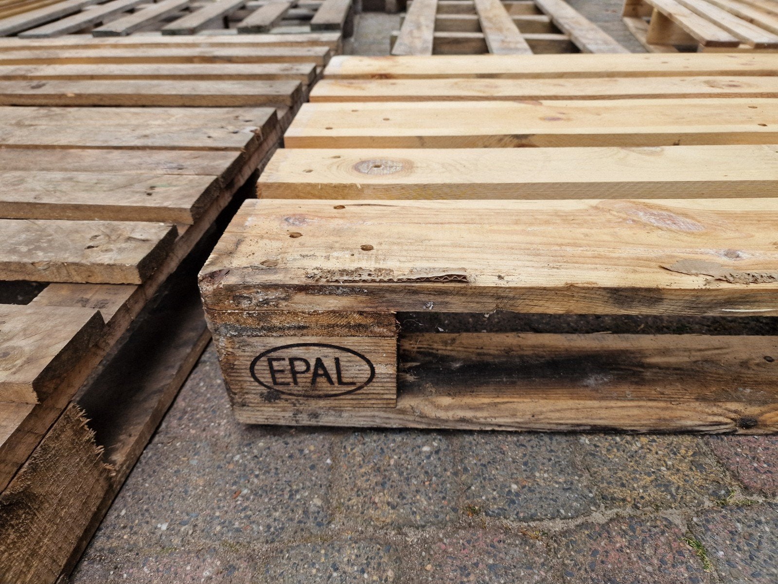 7 Pallets (incl. 1 Europallet), 1 kapot - Gratis af te halen, Ophalen