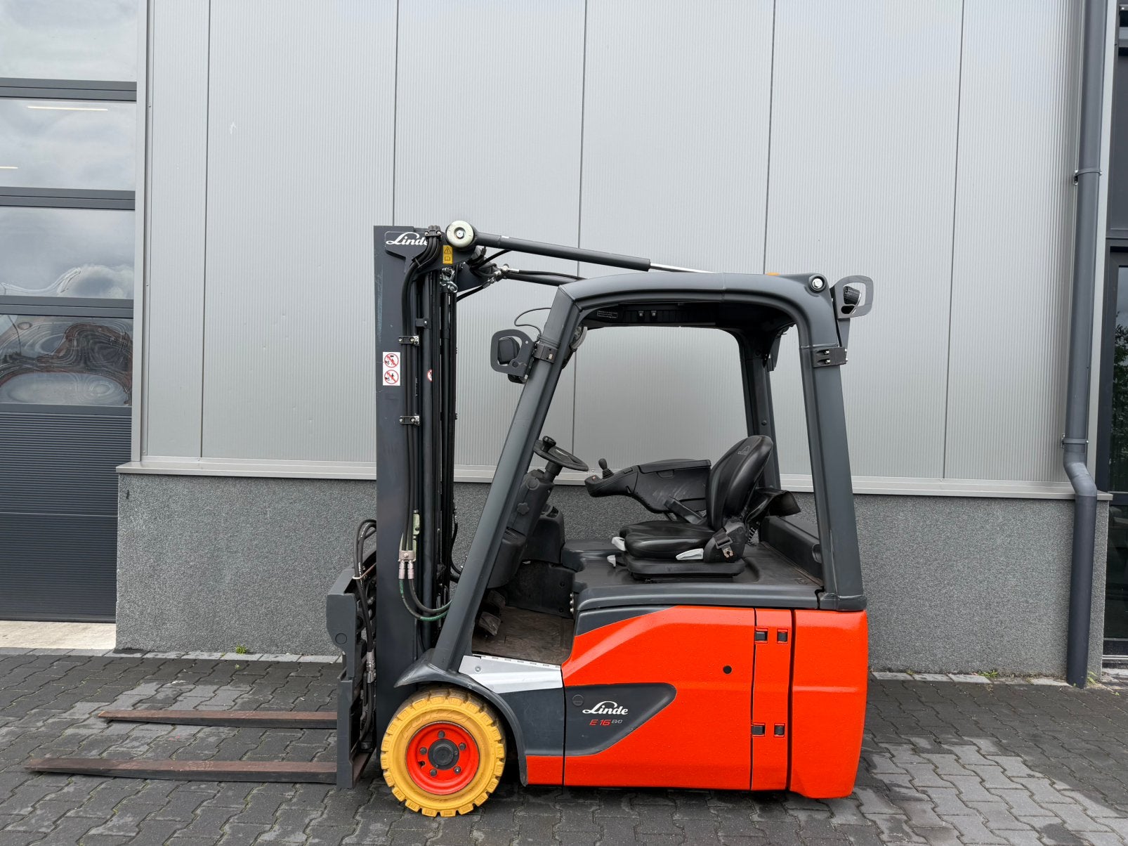 Linde E16 elektrische heftruck ‘triplo’ ‘vorkversteller’, 1000 tot 2000 kg, Ophalen of Verzenden, Elektrisch, Heftruck
