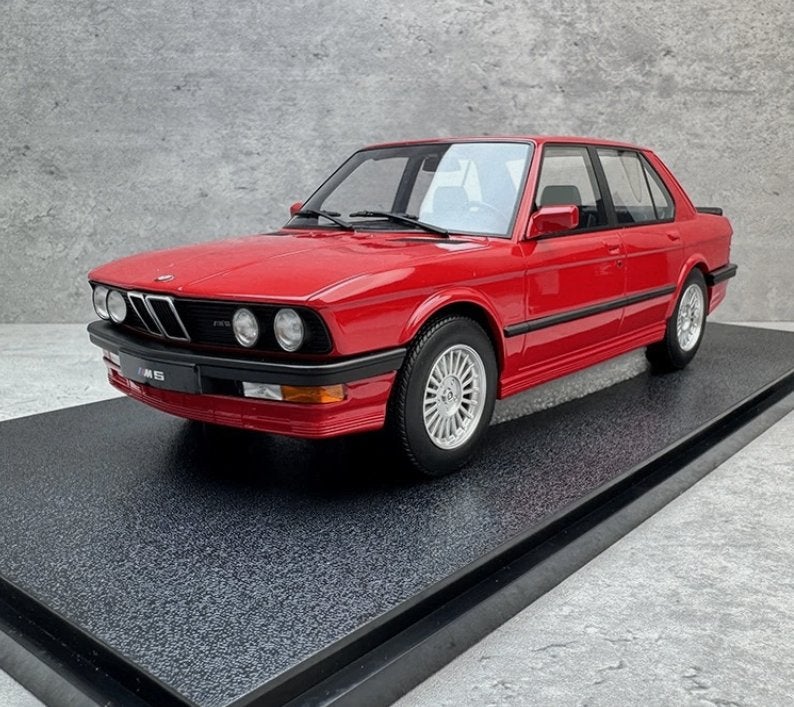1:18 BMW E28 M5 - Rood NIEUW & ZELDZAAM!, Overige merken, Auto, ., Ophalen of Verzenden