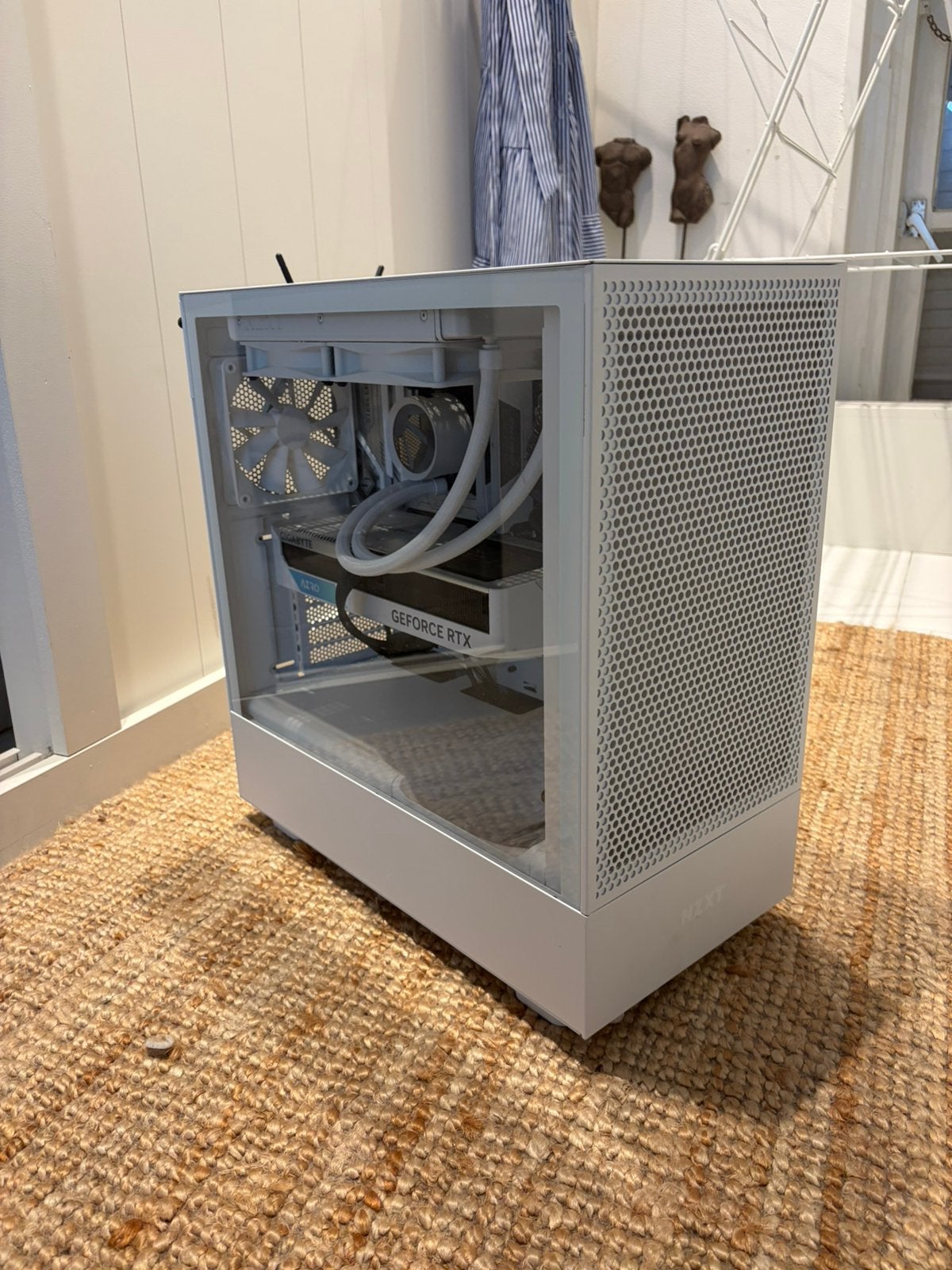 Witte gaming pc | RTX 4070 | i7-13700K | 32GB DDR5