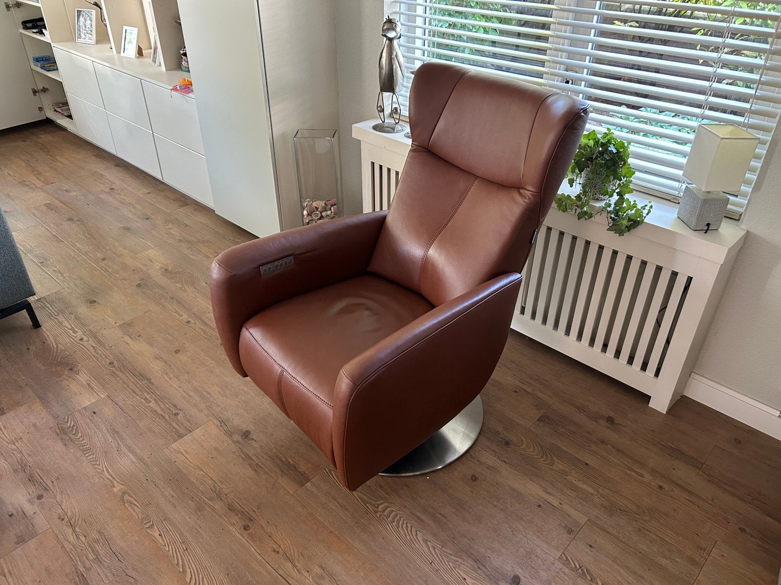Prominent Sorisso leren sta-op stoel | Nieuw €6.500 | 2 jr, Ophalen, Zo goed als nieuw, Minder dan 75 cm, 50 tot 75 cm