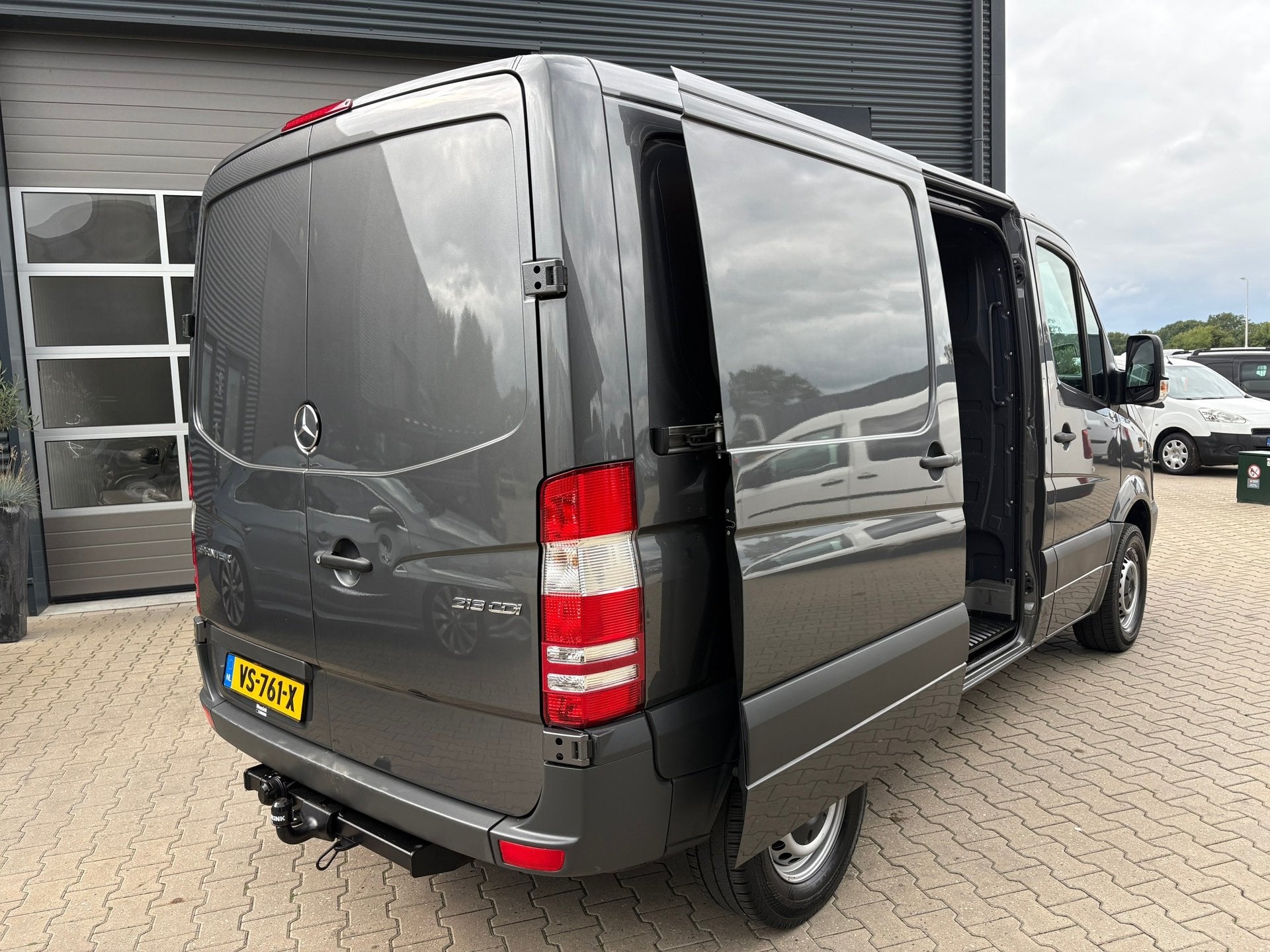Mercedes-Benz Sprinter 213 2.2 CDI 325 Airco Navigatie, Auto's, 13 km/l, Gebruikt, Zwart, 4 cilinders