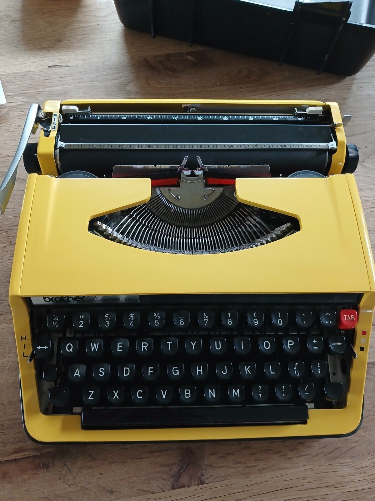 brother deluxe 800t, retro geel jaren 70 typemachine, Diversen, Ophalen