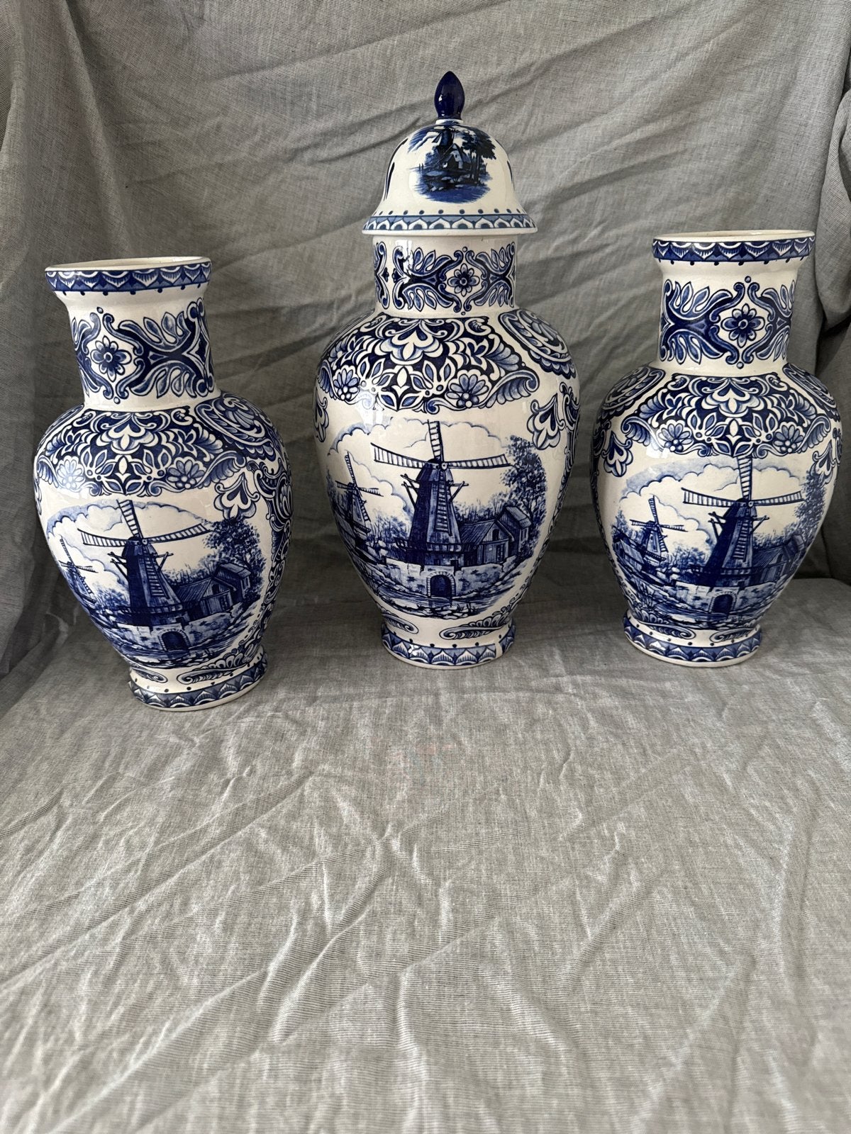 Set van 3 Delfts Blauwe vazen met molen decor, Antiek en Kunst, Ophalen of Verzenden