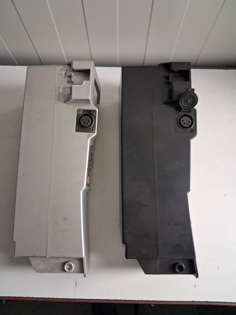 2 stuks defecte fiets accu's  Kalkhoff Impulse Gazelle, Derby cycle, Gebruikt, Www.derby cycle.nl, Pyter jurjensstrjitte stiens