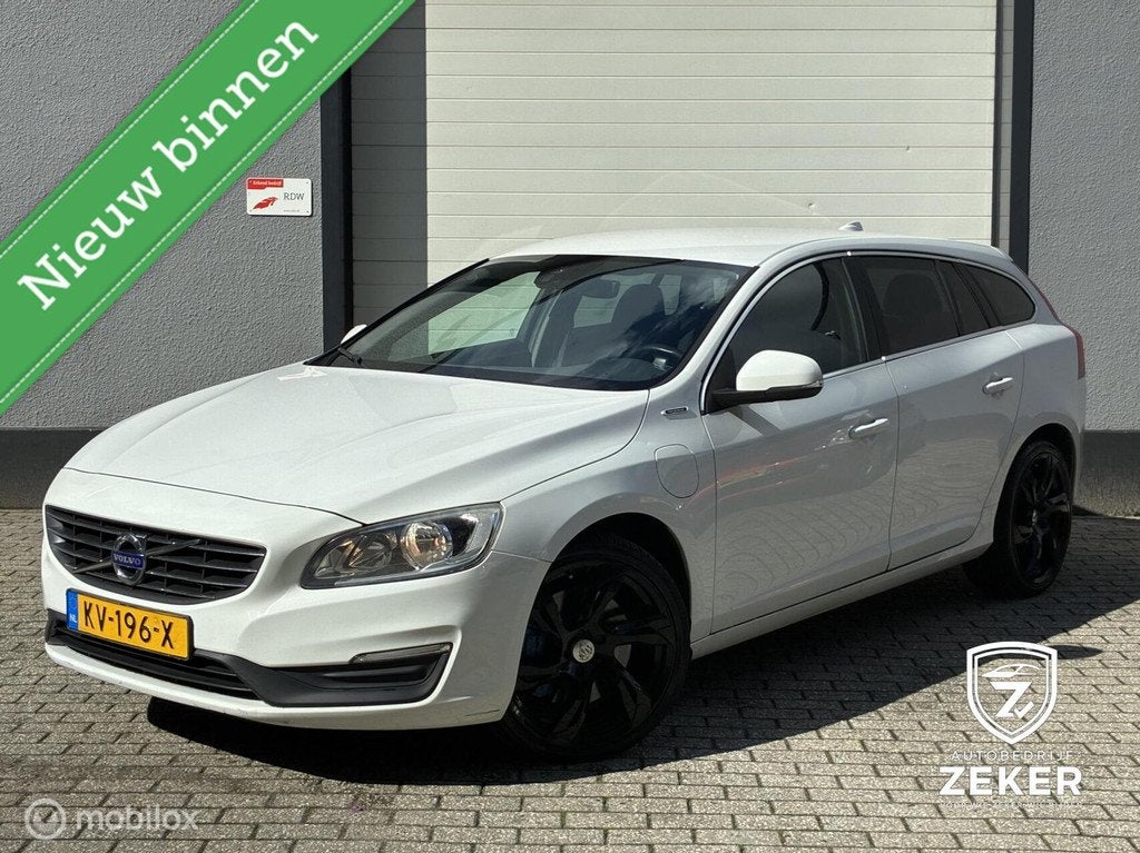 Volvo V60 2.4 D5 Twin Engine Lease Edition automaat / cruise, Auto's, Volvo, 228 pk, Euro 6, Wit, Vierwielaandrijving