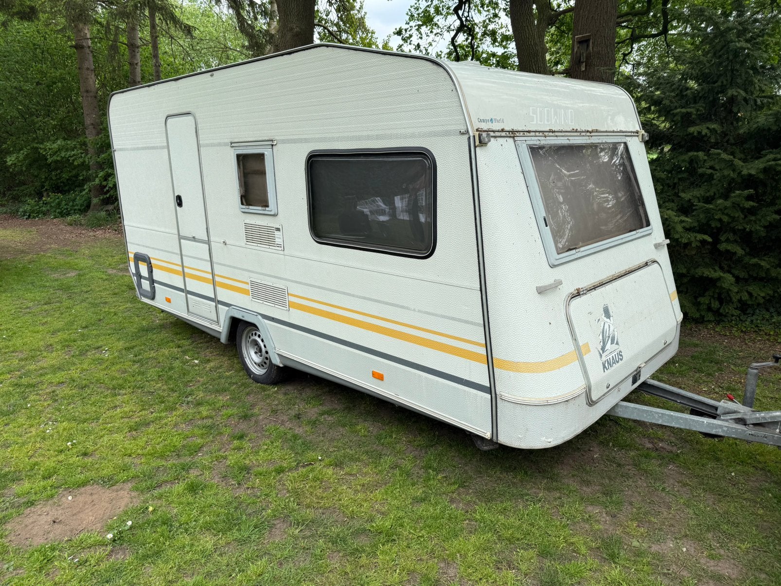 Knaus 8508 - Goed onderhouden caravan met tent, Rondzit, Dwarsbed, Particulier, 4 tot 5 meter