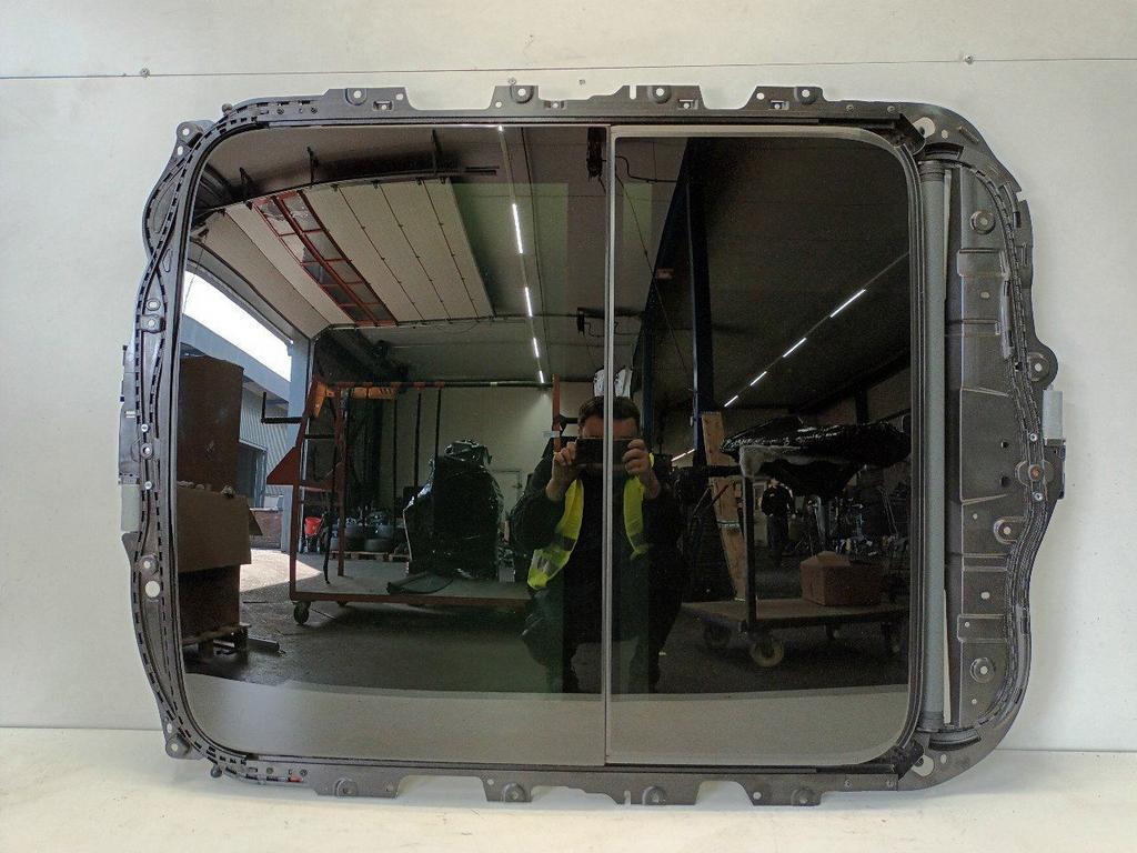 Dak Audi Q8, Onderdelen@venauto.nl, Van der Ven Autorecycling B.V., Gebruikt, Ettenseweg 76, 4706 PB Roosendaal, The Netherlands