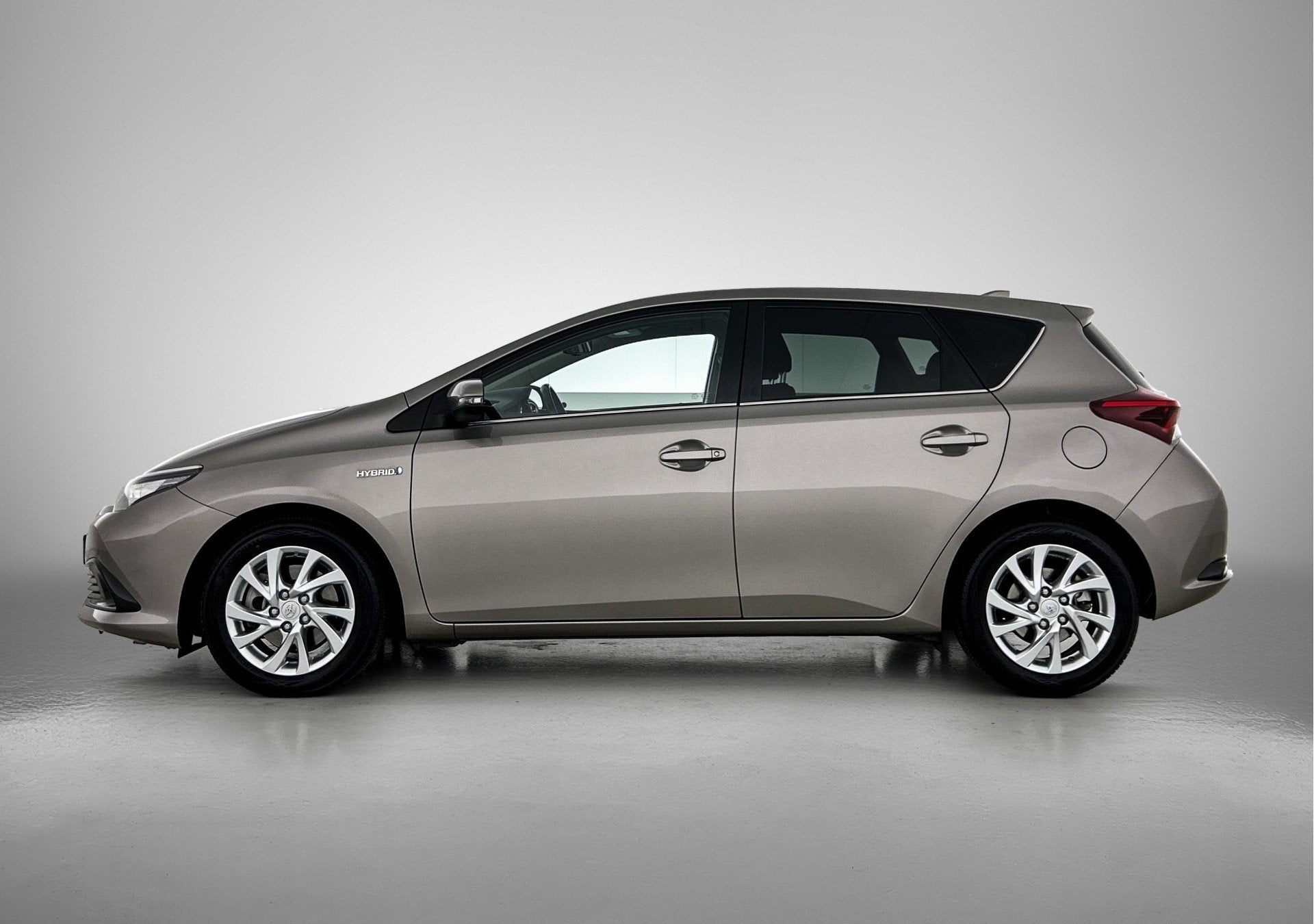 Toyota Auris 1.8 Hybrid Trend (bj 2016, automaat), Auto's, Toyota, 12 maanden, Gebruikt, 4 cilinders, Bedrijf