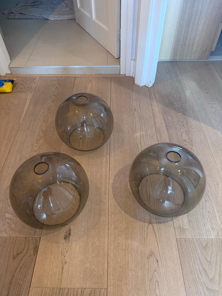 Set van 3 glazen lampenkappen, bolvormig, rookglas, Ophalen, Gebruikt, 25 tot 50 cm, Rond