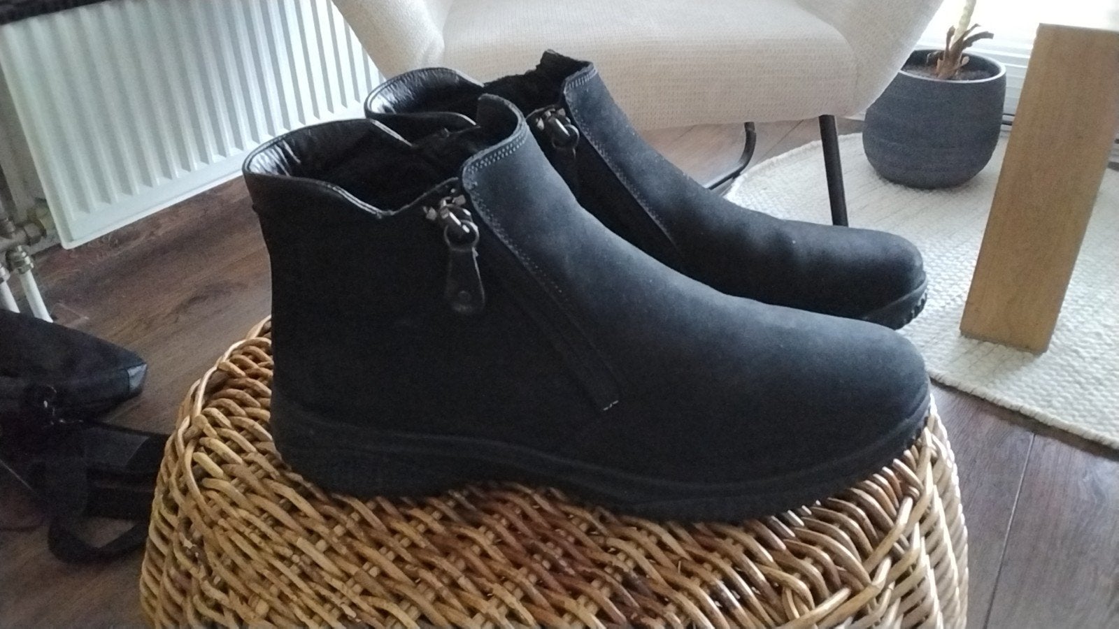 hartjes schoenen halfhoog, Ophalen of Verzenden, Zo goed als nieuw, Zwart, Sneakers of Gympen