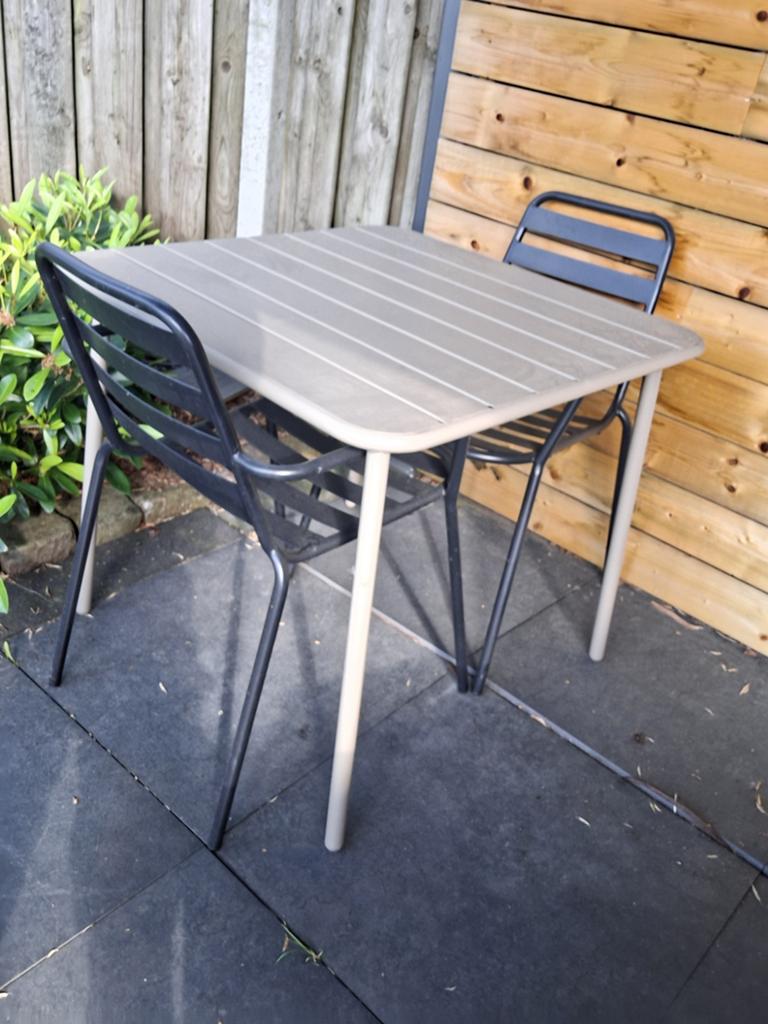 Metalen tuinset: tafeltje met 2 stoelen, Ophalen, Gebruikt, Vierkant, Metaal
