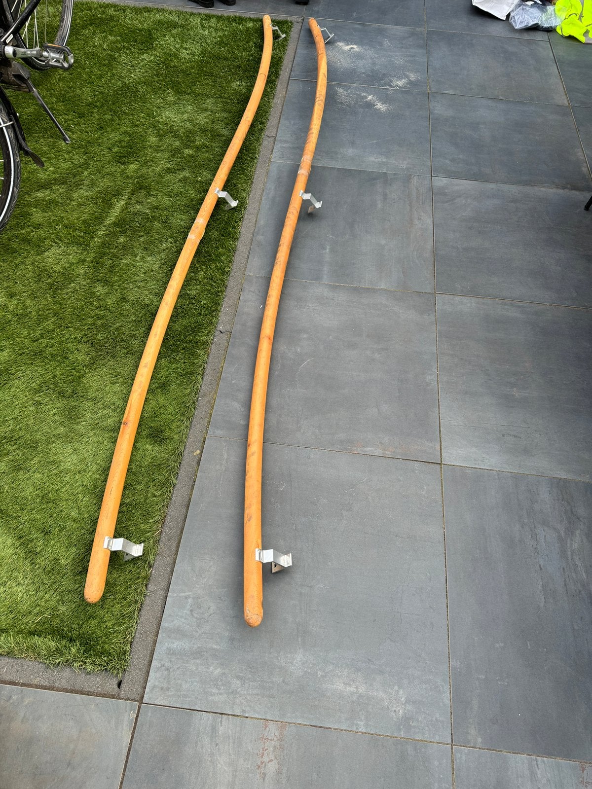 Complete set houten trapleuningen met houders en schroeven, Doe-het-zelf en Verbouw, Ophalen, Zo goed als nieuw, Trap, 2 tot 4 meter