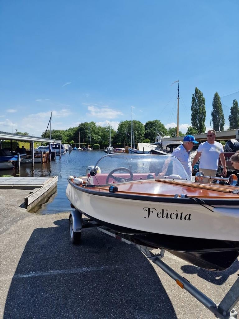 Leuke 4-persoons boot 'Felicita' met buitenboordmotor, Ophalen, Gebruikt, Tot 10 pk, 3 tot 6 meter